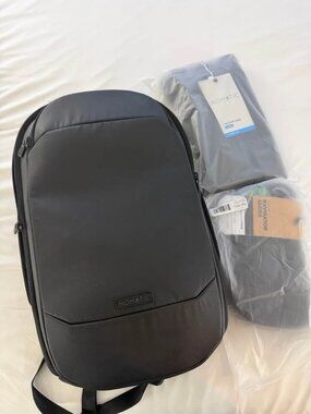 Nomatic Navigator Lite backpack 15L